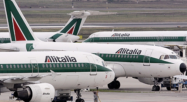Alitalia attende la risposta di Etihad Lupi: «Non ci sono 3mila esuberi»