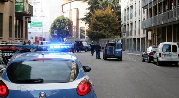 Colf di 35 anni trovata morta in casa in centro a Milano: scoperta dalla proprietaria