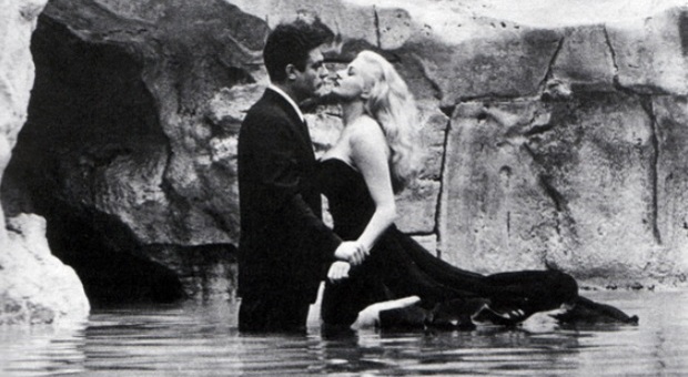 "La Dolce Vita" di Fellini, su Canale 5 i Grandi classici del Cinema