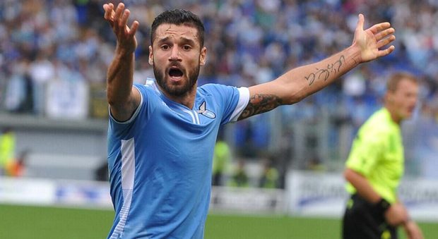 Il Napoli scatena l'asta per Candreva: offerti ben 22 milioni cash alla Lazio