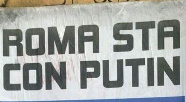 Manifesti contro Obama a Roma: «Ospite indesiderato, W Putin»