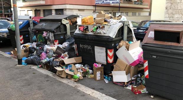 Roma, viale Somalia invasa dai rifiuti: è ancora emergenza
