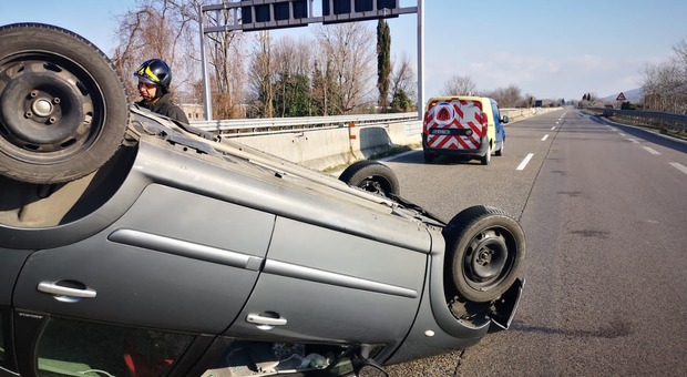 Spinetoli, macchina si ribalta sull'Ascoli-Mare, automobilista in gravi condizioni