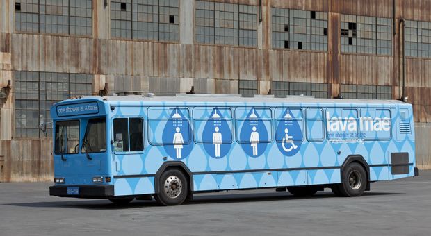 San Francisco, arriva Lava Mae, l'autobus con le docce per i senzatetto