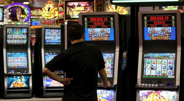 Benevento, rubano nelle sale delle slot-machine: 2 arresti