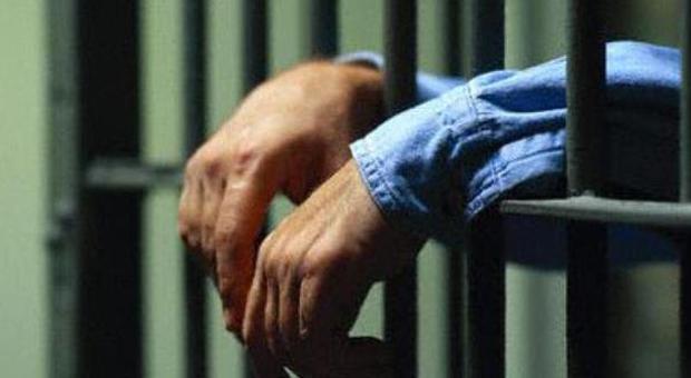Camerino, detenute per spaccio studiano in carcere Legge e prendono tutti 30