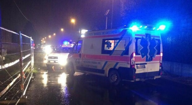 Frontale tra due auto, dramma ad Arezzo: morti un uomo e una donna, ferite due ventenni