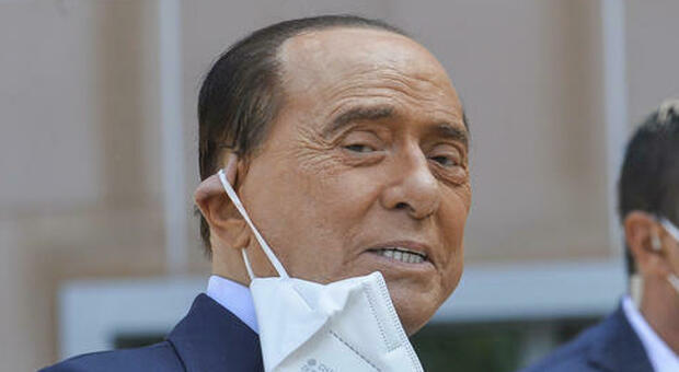 Berlusconi dimesso dal San Raffaele dopo 24 giorni di ricovero