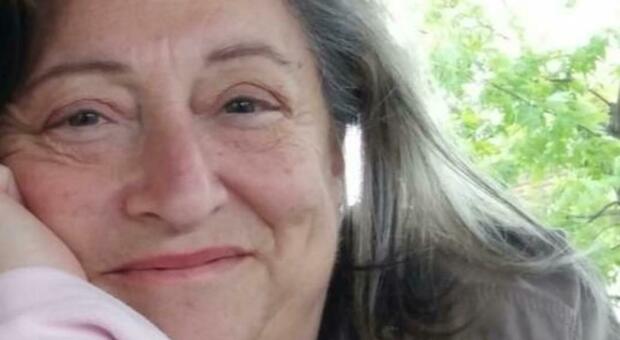 Lucia Chiarelli morta a Formia davanti al marito: due ore prima la dignosi in ospedale: «È Covid, non infarto»