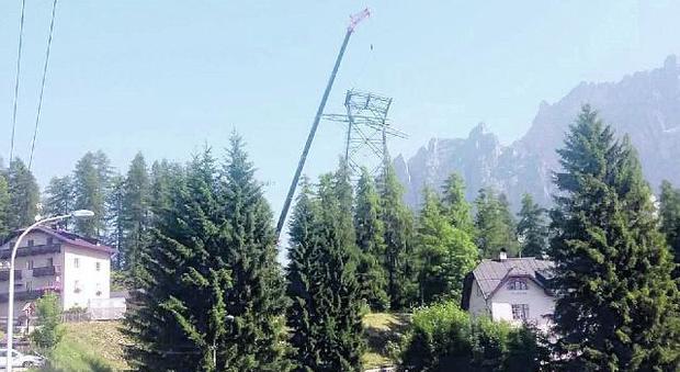 Dopo 50 anni la "freccia del cielo" dice addio a Cortina /Lo smantellamento