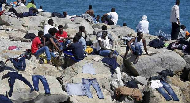 Ventimiglia, i profughi sgomberano la tendopoli: spostato l'accampamento