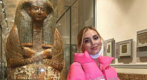 Chiara Ferragni “mummia”: la visita a sorpresa al museo Egizio, c'è un motivo