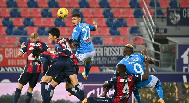 Bologna-Napoli, le pagelle: Ospina super nel finale, Lozano è decisivo, Osimhen segna. Vignato impatto positivo
