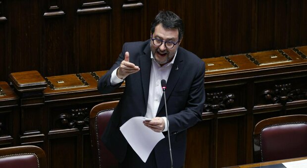 Bocciata la mozione di sfiducia a Salvini. Oggi il voto su Santachè, Iv sta con il governo: «Diremo no»