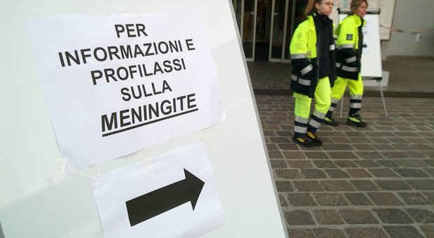 Meningite, ragazza di 21 anni muore ad Arezzo: lavorava in un locale