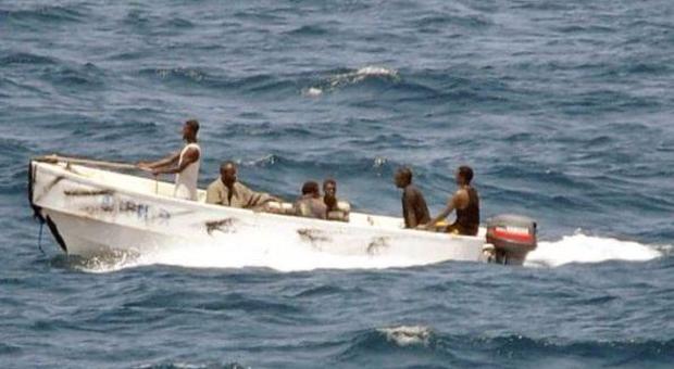 Nave presa d'assalto dai pirati nigeriani, 12 membri dell'equipaggio in ostaggio