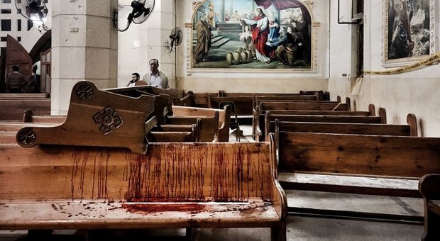 Egitto, attacco a chiesa copta: almeno 10 morti. Un terrorista ucciso, un altro arrestato