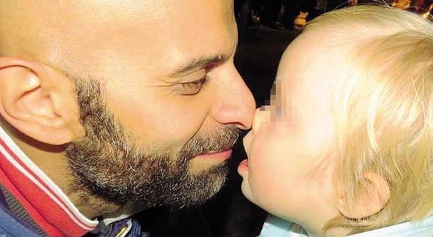 Luca, il papà single e gay che ha adottato una bimba down: «Alba rifiutata da 7 famiglie»