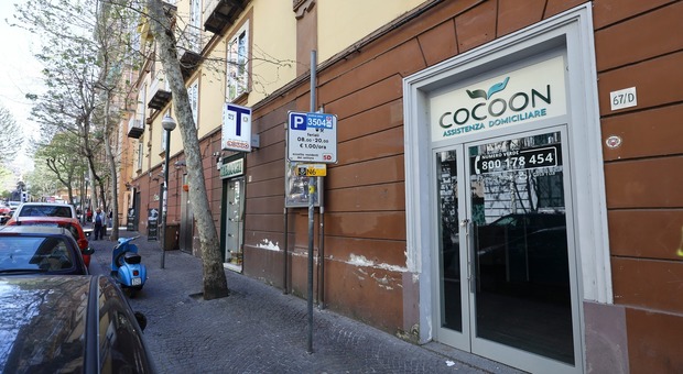 Napoli, tra crisi, riciclaggio e fitti alti gettano la spugna 7 negozi al giorno