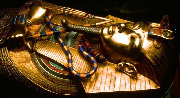 La maschera di sepoltura di Tutankhamon