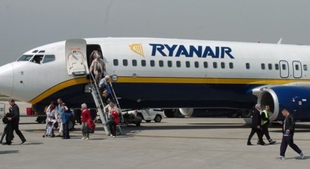 Ryanair, maxi offerta da Napoli: voli scontati a meno di 25 euro