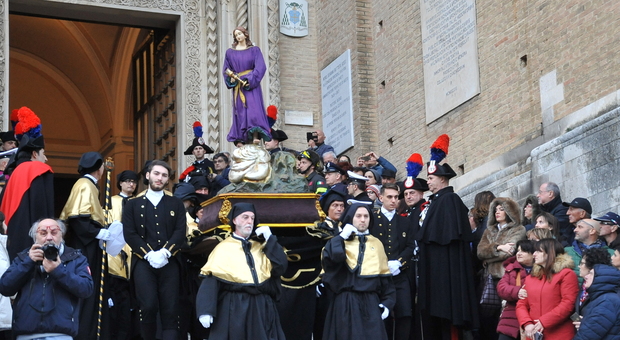 A Chieti dopo 370 anni si ferma processione del Venerdì Santo