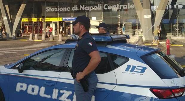 La Polizia a Napoli Centrale