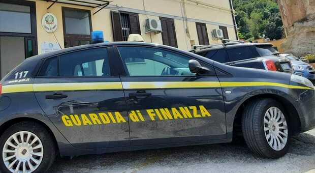 Falsi accendini, Finanza in campo maxi sequestro tra Napoli e Bari