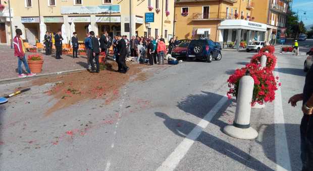 Roccaraso, auto impazzita piomba sulla folla durante la festa: un ferito grave