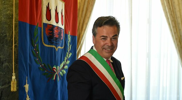 Foggia, arrestato il sindaco Franco Landella (Lega) per corruzione e tentata concussione. Ai domiciliari anche la moglie