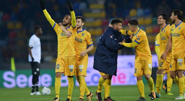Parma in vetta: il Frosinone si ferma L'Ascoli lunedì sera a Perugia