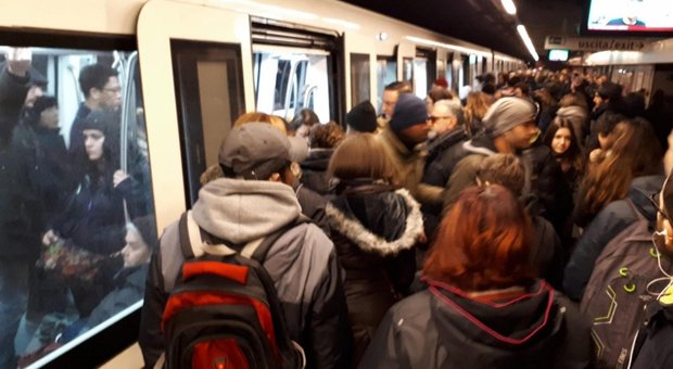 Roma, guasto tecnico: traffico rallentato per un'ora sulla metro A