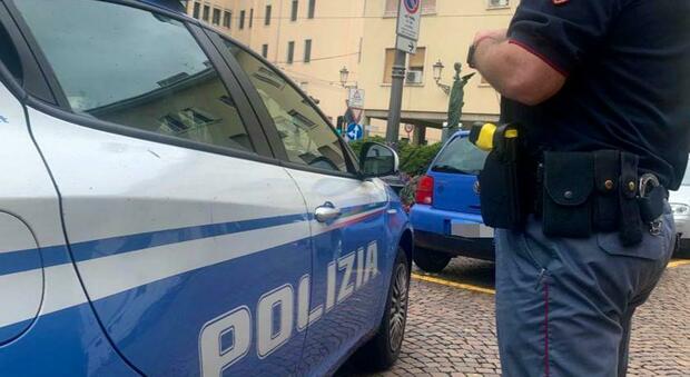 La polizia è intervenuta in piazza Mazzini