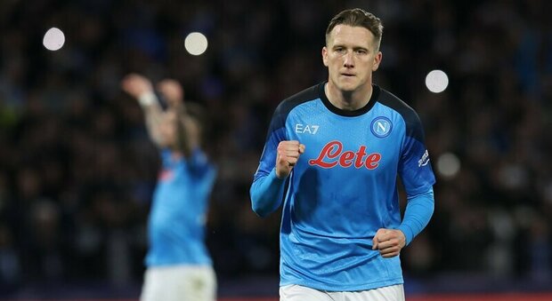 Calciomercato ultime notizie oggi: Lazio, contatti per Zielinski. Milan, domani arriva Pulisic. Roma, il Napoli su Ibanez e Sabitzer manda segnali