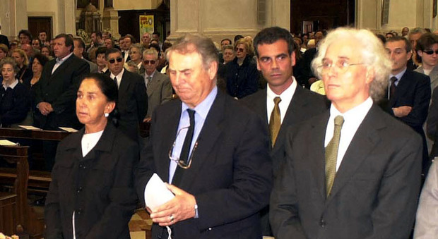 Fioravante Bertagnin al centro, tra la moglie Giuliana Benetton e Luciano Benetton