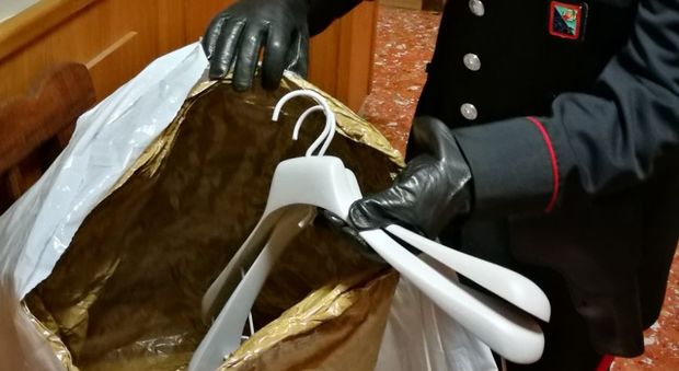 Colpo alla Rinascente: fermato con 7 mila euro di abiti rubati nella borsa