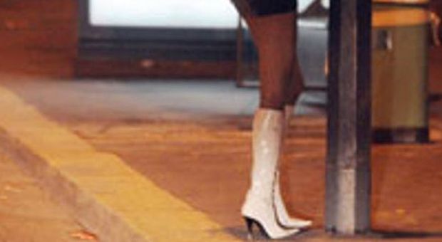 Rissa tra prostitute per il «posto di lavoro»: intervengono i carabinieri