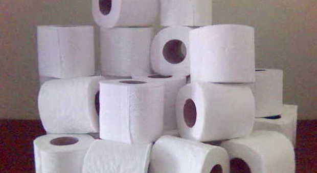 Fossombrone, Croce Rossa e Scottex donano 100mila rotoli di carta igienica a scuole e ospedali