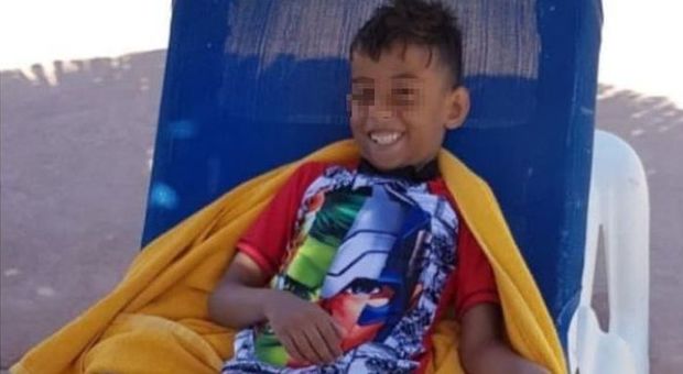 Salmonella mentre è in vacanza nel resort di lusso: bambino di 7 anni ha un ictus