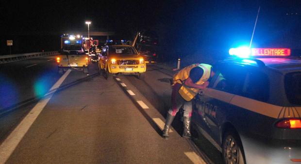Pescara, ubriaco percorre 30 km contromano in autostrada: tragedia evitata per miracolo