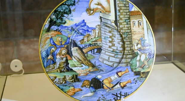 Il piatto Ero e Leandro , al momento l'unica opera dell'artista conservata a Rovigo.