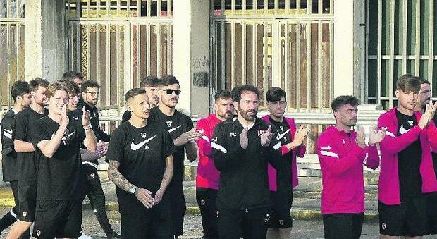 Benevento-Pisa, il primo round Caserta chiama i tifosi: «Ci danno la spinta»