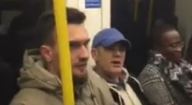 "Tornatene nella giungla", insulti razzisti a un italiano in metro a Londra