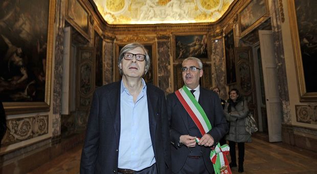 Vittorio Sgarbi con il sindaco Romano Carancini