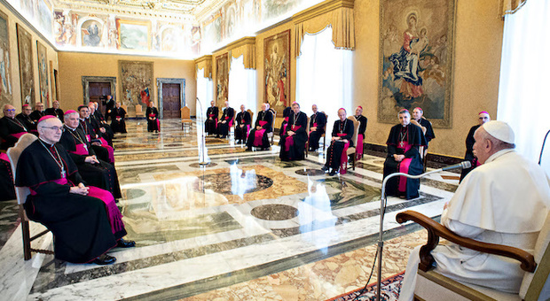 Vescovo francese positivo e altri 18 in isolamento, erano dal Papa la scorsa settimana