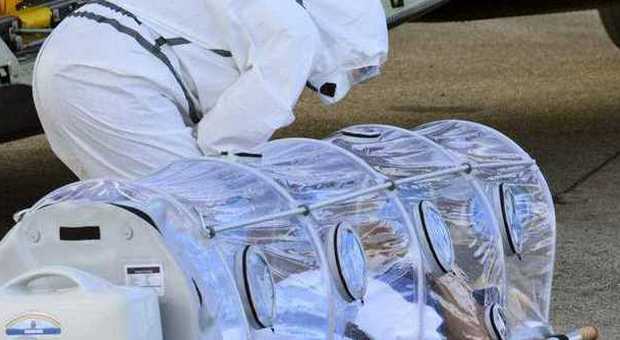 Ebola, l'Ue: «Rischio basso, ma mai abbassare la guardia»