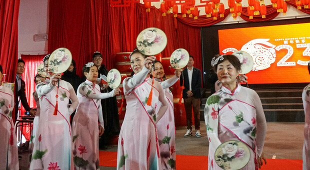 La Cina entra nell'anno del Coniglio: oltre 6mila cinesi si preparano a festeggiare il Capodanno nel Veneziano