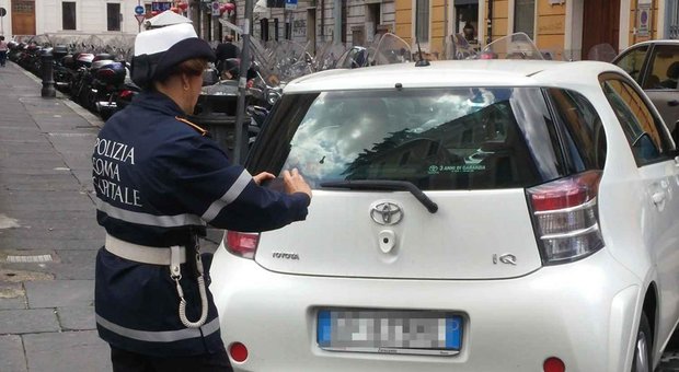 Roma, guida pericolosa, è record di multe: oltre tremila al giorno