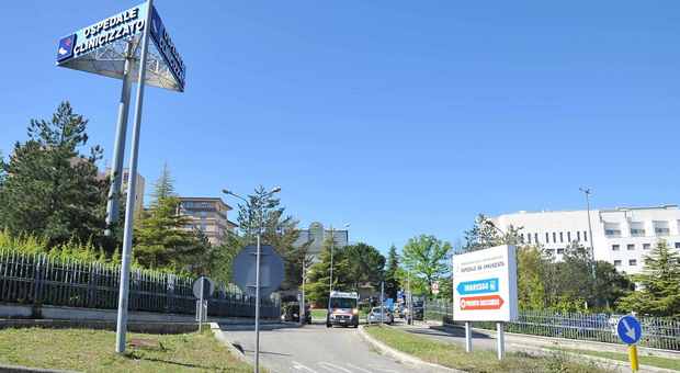 Influenza, all'ospedale di Pescara non c'è più posto: pazienti dirottati a Chieti