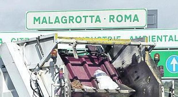 Roma, rifiuti fuori regione: maxi-stangata in arrivo, ma si rischia l'emergenza